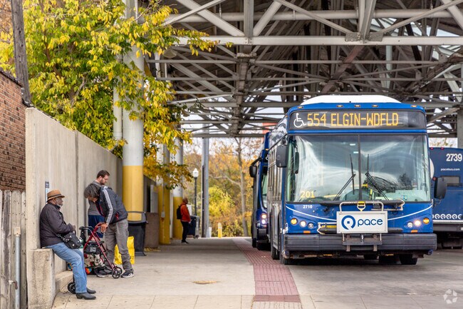 Travel around Downtown Elgin is easy thanks to the Pace bus system.