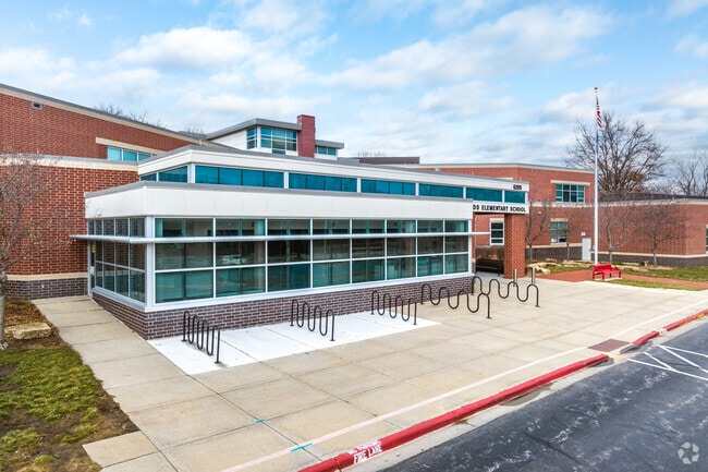 Highlands serves students in Pre-kindergarten through sixth grade in Mission, Kansas.