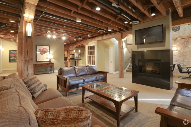 5th Avenue Station, Naperville, IL 60563 - photo 4