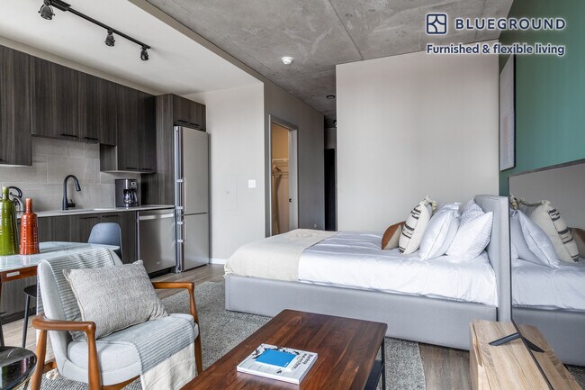 939 W Washington Blvd unit FL7-ID234, Chicago, IL 60607 - photo 2