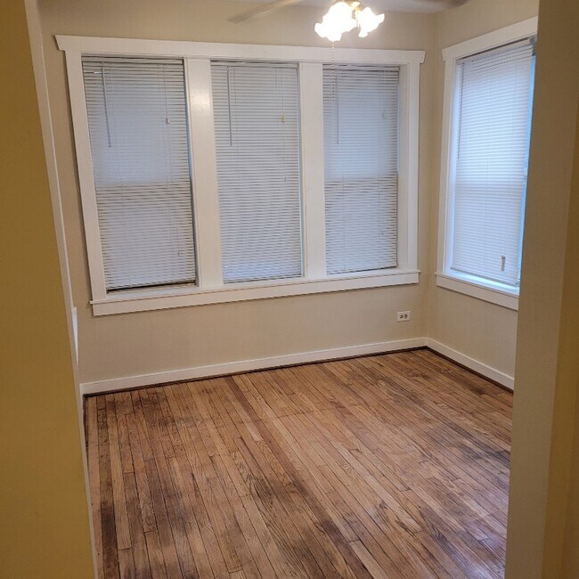 6723 S Clyde Ave unit 1, Chicago, IL 60649 - photo 6