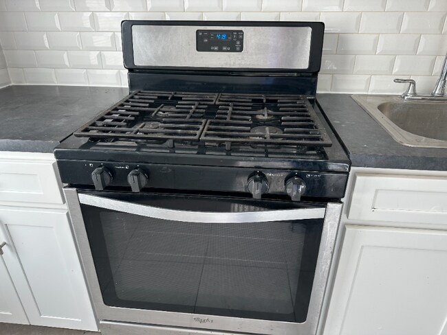 115 Fairview Ave unit 26, Jersey City, NJ 07304 - photo 2