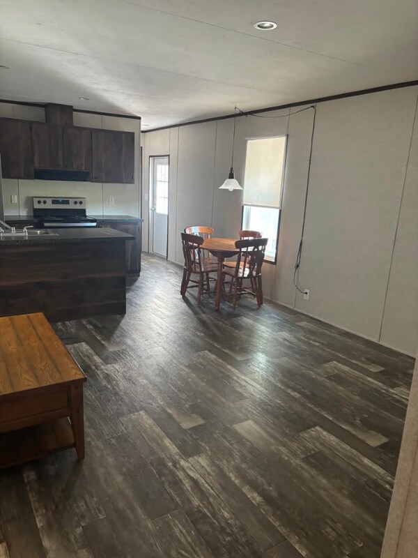 308 N Main St, Iuka, IL 62849 - photo 4