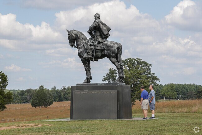History buffs from Bull Run East head to Manassas National Battlefield for guided tours.