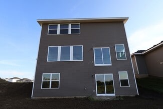 1670 Tyrone Dr, Shakopee, MN 55379