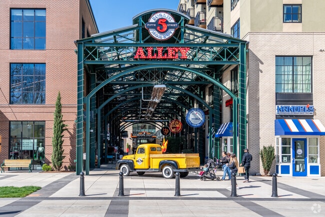 5th Street Market Alley has a mix of restaurants and retail just minutes from Laurel Hill.