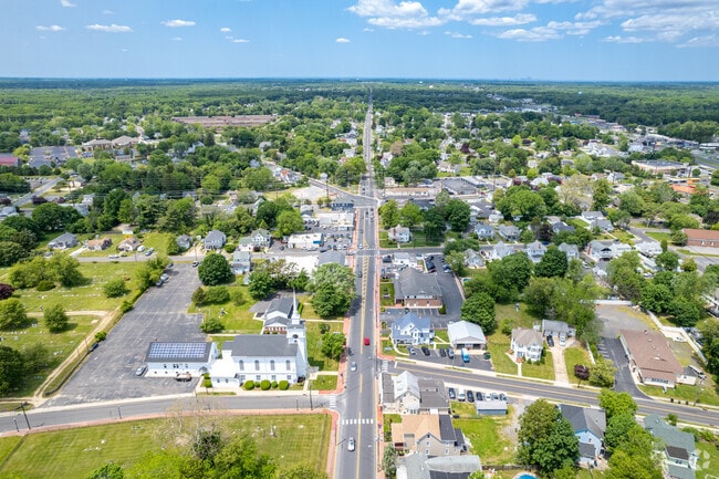 South Main Street forms Williamstown’s quasi-downtown district.