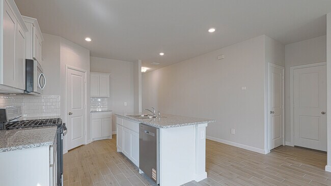 400 Sunday Silence Way unit 36200870, Granbury, TX 76049 - photo 5