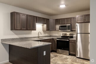 2040 Taylor Rd, Auburn Hills, MI 48326