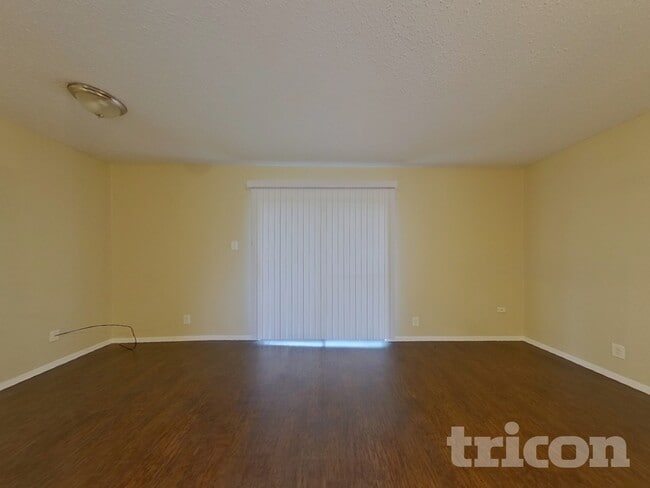 1404 E Park Dr, Mesquite, TX 75149 - photo 2
