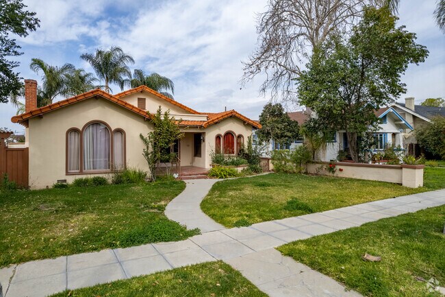 Some homes in Eastside have nice front yards for children to play in.