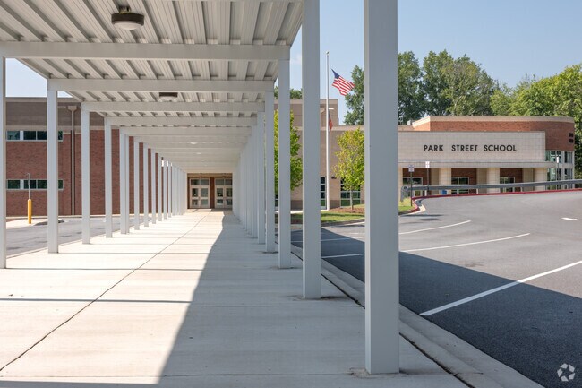 Park Street Elementary School serves over 450 students with a 10 to 1 student-teacher ratio.