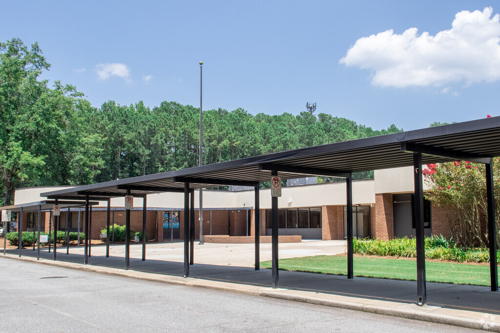 Main entrance to Annistown Elementary School in Outlying Gwinnett County, Snellville GA