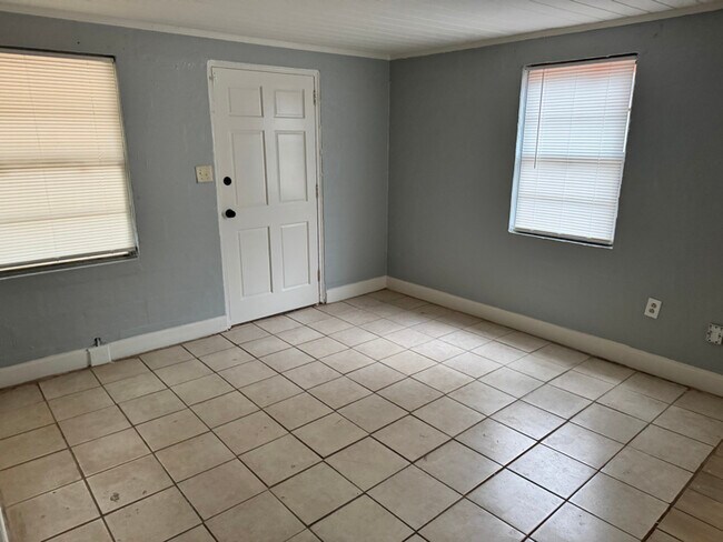 1214 Gillespie Ave unit 1, Albany, GA 31707 - photo 3