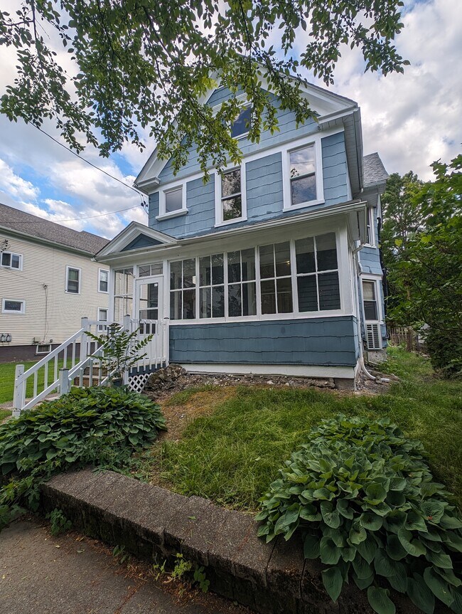 3 Dean Place unit Downstairs, Poughkeepsie, NY 12601 - photo 2