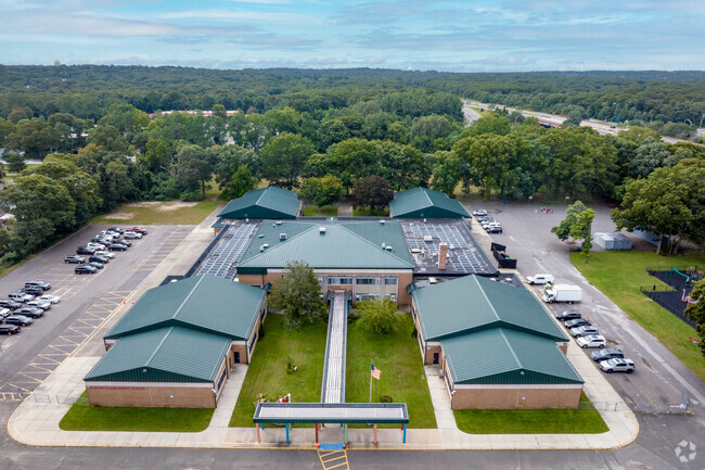 Bright futures are born at Jericho Elementary School.