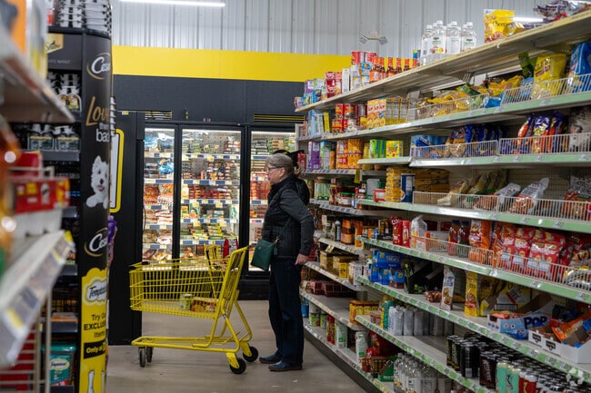 Dollar General in Copley provides everyday essentials for the local neighborhood.