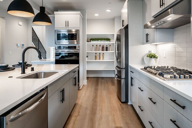 7995 N Hargrave St, Camas, WA 98607 - photo 7