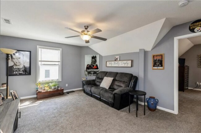 1131 Euclid Ave unit 2, Des Moines, IA 50313 - photo 5