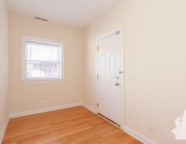 3244 N Clifton Ave unit E1, Chicago, IL 60657 - photo 5