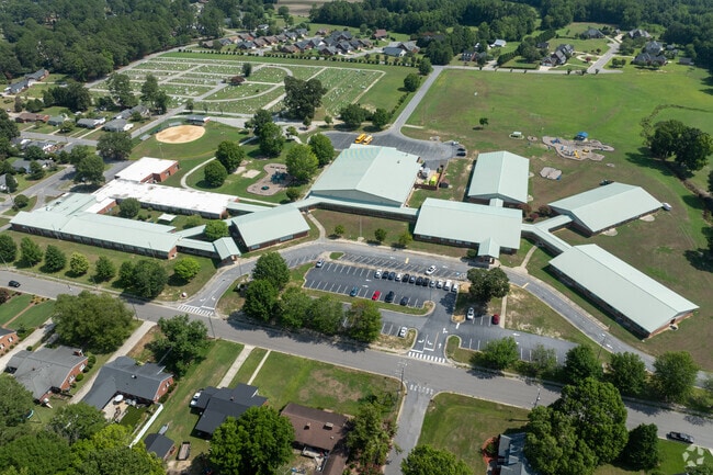 H.B. Sugg Elementary School is a town public school in Farmville, North Carolina.