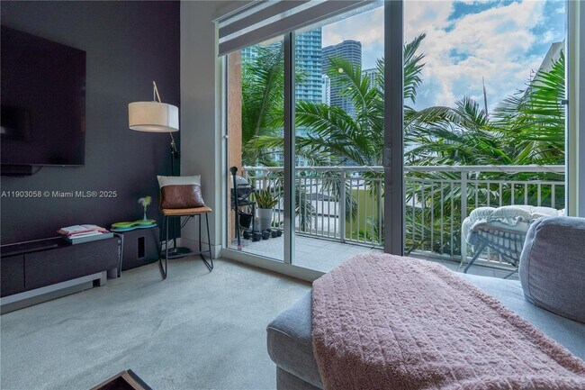 2001 Biscayne Blvd unit 9, Miami, FL 33137 - photo 6