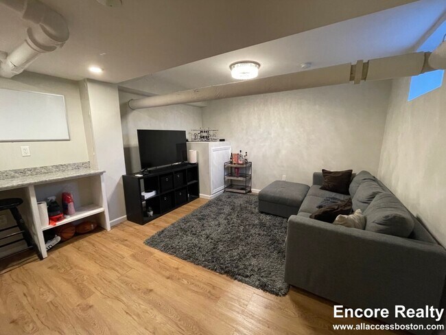 11 Farrington Ave unit 1, Allston, MA 02134 - photo 4