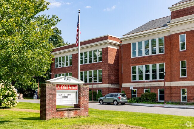The Cahill School is ranked #1327-1769 in New York Elementary Schools.