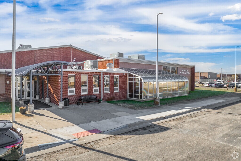 After elementary, students attend Halstead Middle.