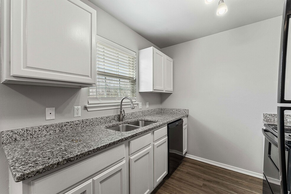 The Outpost Apartments, Rogers, AR 72758 - photo 1