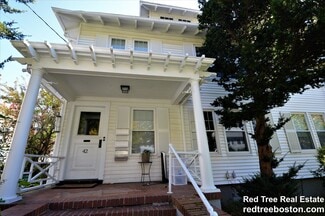 42 Crosby Rd Unit 1, Newton, MA 02467