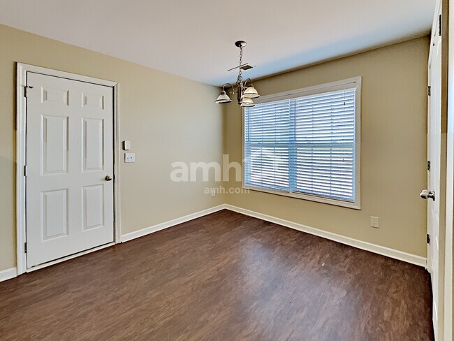 6078 Lancelot Ln, Douglasville, GA 30135 - photo 6