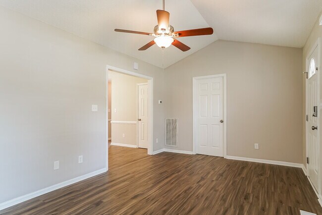 1024 Holly Pointe Dr, Wendell, NC 27591 - photo 5