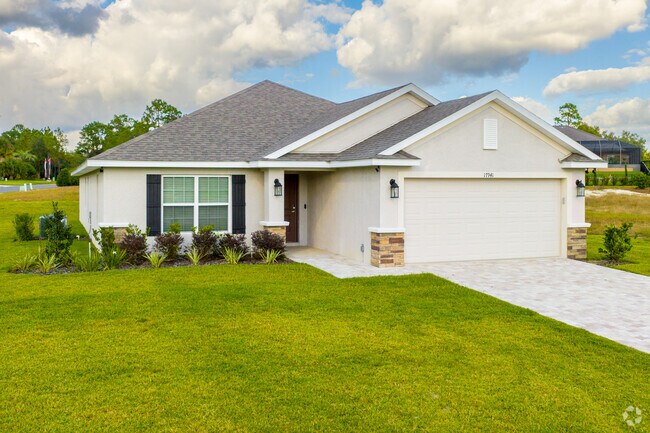 A modest contemporary style home in Dunnellon.