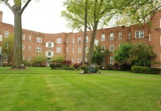 12511 Clifton Blvd, Lakewood, OH 44107