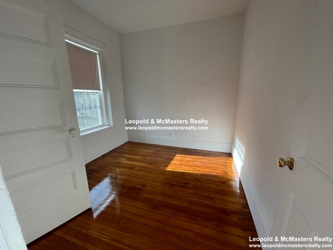 146 Oxford St unit 3, Somerville, MA 02143 - photo 4