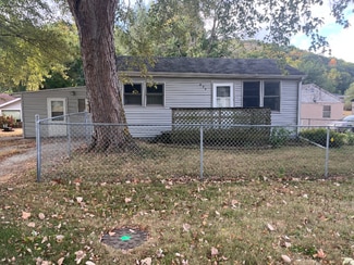 824 Meadow Ave, East Peoria, IL 61611