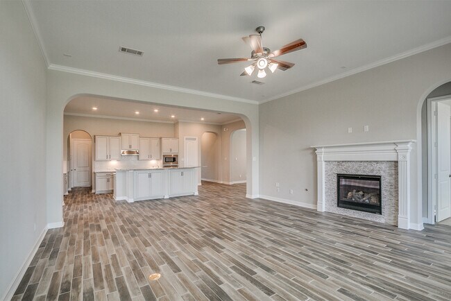 3213 Wickfield Pass Ln unit 36640629, League City, TX 77573 - photo 4