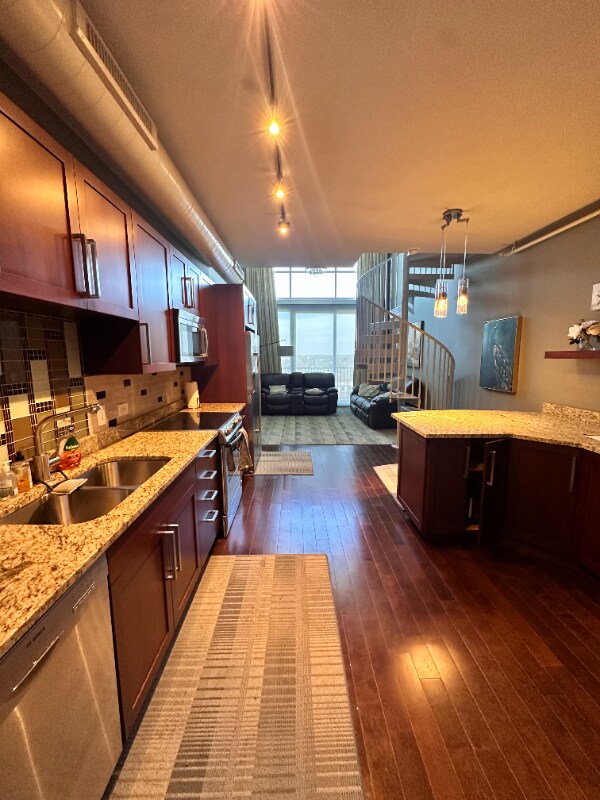 215 N Pine St Unit 1402, Charlotte, NC 28202