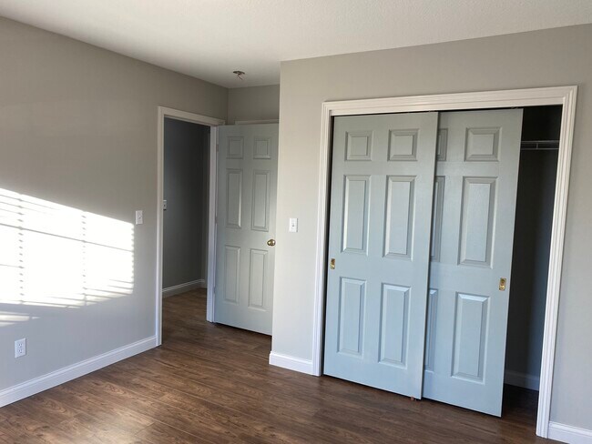 2930 E Shetland Dr, Vincennes, IN 47591 - photo 3