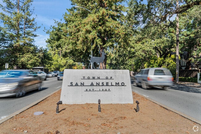 San Anselmo is a unique blend of small-town charm and urban convenience.