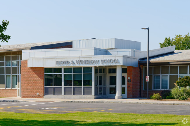 Floyd S. Winslow Elementary School has an overall grade of A- on Niche.