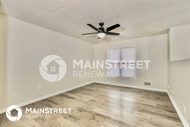 9104 Royal Oak Dr, Louisville, KY 40272 - photo 6