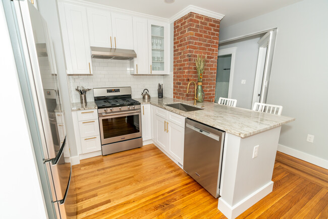 Kitchen with breakfast bar seating