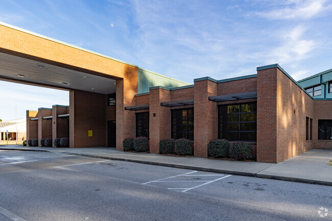 Richmond Hill Elementary School is a public school.