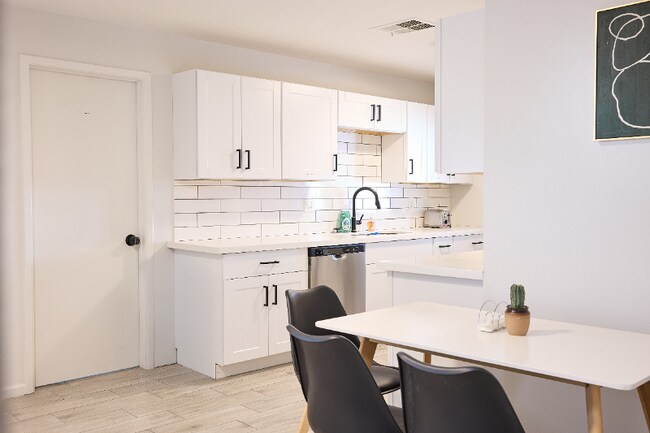 7111 E Pine Pkwy, Fort Myers, FL 33966 - photo 5