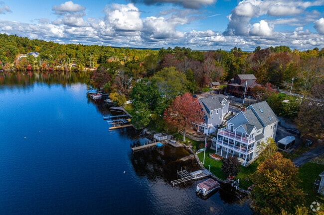 Uxbridge has a variety of lakes and ponds that residents reside along.