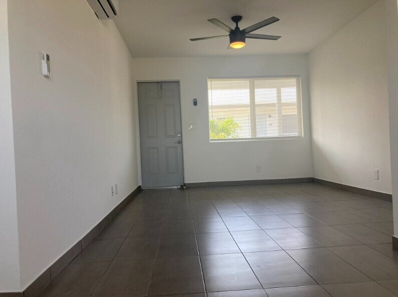 3201 Broadway unit 10, West Palm Beach, FL 33407 - photo 1