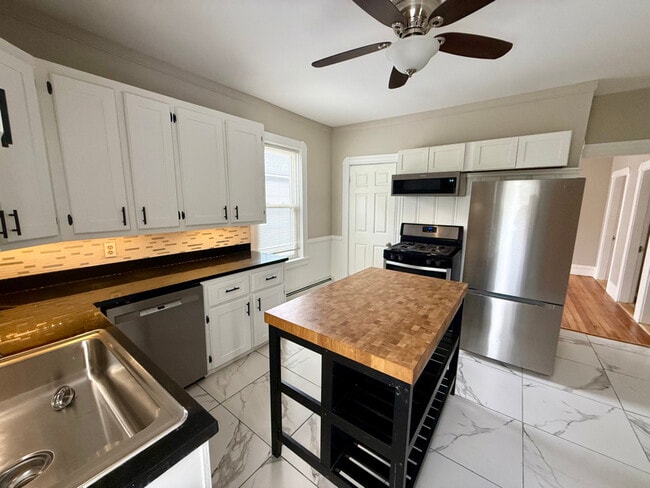 43 Fruit Hill Ave unit 2, Providence, RI 02909 - photo 3