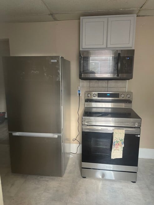 1135 Lancaster Ave unit B, Wilmington, DE 19805 - photo 1